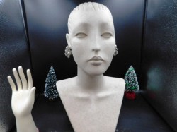3 pearl ears main